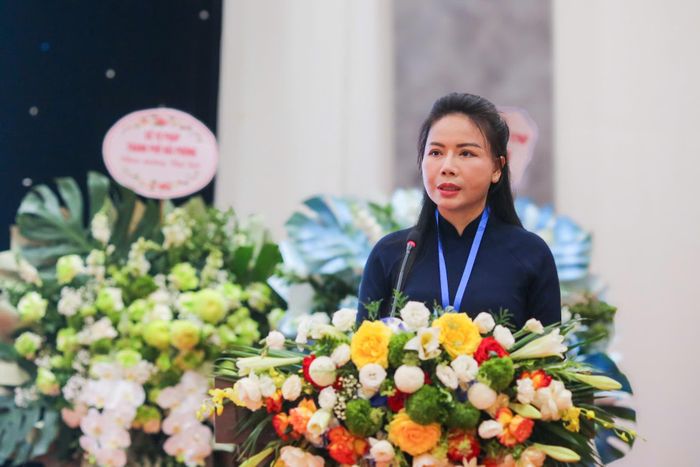 Tân Chủ tịch Hiệp hội công chứng viên Việt Nam Nguyễn Thị Thơ phát biểu tại đại hội. Ảnh: Khánh Huy