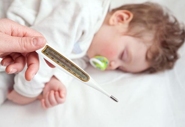 Sốt virus (sốt siêu vi) là phản ứng sốt ở trẻ khi nhiễm một loại virus nào đó.