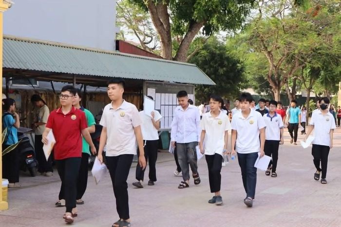Thí sinh tại điểm thi THPT chuyên Trần Phú (Hải Phòng). Ảnh: Fanpage nhà trường