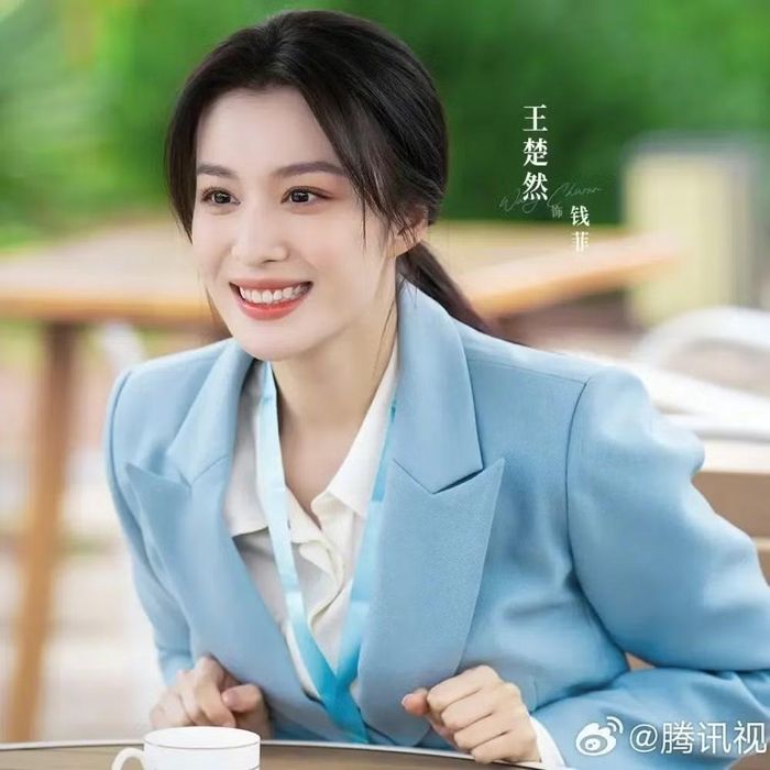 Hai nhân vật chính đều đối mặt với nhiều khó khăn.
