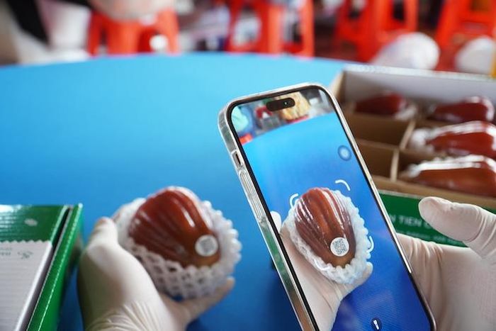 Quét QR Code để kiểm tra nguồn gốc sản phẩm.
