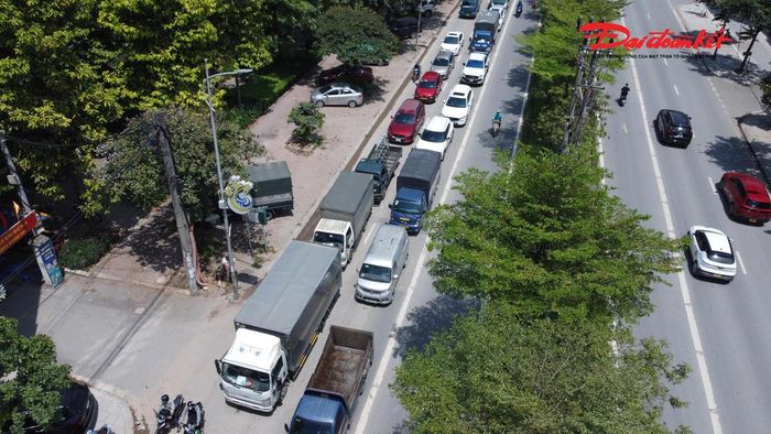 Dự án cầu vượt nút giao Lê Trọng Tấn - Quốc lộ 6 thuộc dự án nhóm B, dự kiến triển khai thực hiện trong giai đoạn 2026–2028. Trước đó, Sở Xây dựng TP Hà Nội từng xem xét phương án xây hầm chui dưới đường Quang Trung, tuy nhiên phương án cầu vượt cuối cùng đã được thống nhất nhằm tối ưu hóa khả năng giải tỏa áp lực giao thông.