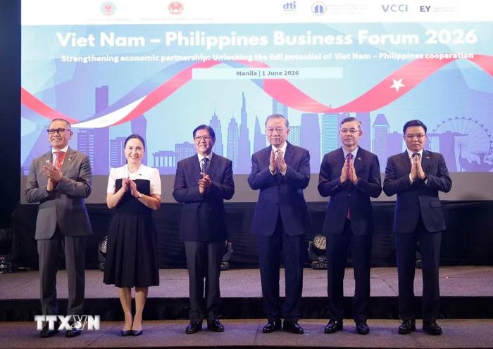 Tổng Bí thư, Chủ tịch nước Tô Lâm và Tổng thống Philippines Ferdinand Romualdez Marcos Jr. cùng các đại biểu dự Diễn đàn Doanh nghiệp Việt Nam-Philippines. (Ảnh: Thống Nhất /TTXVN).