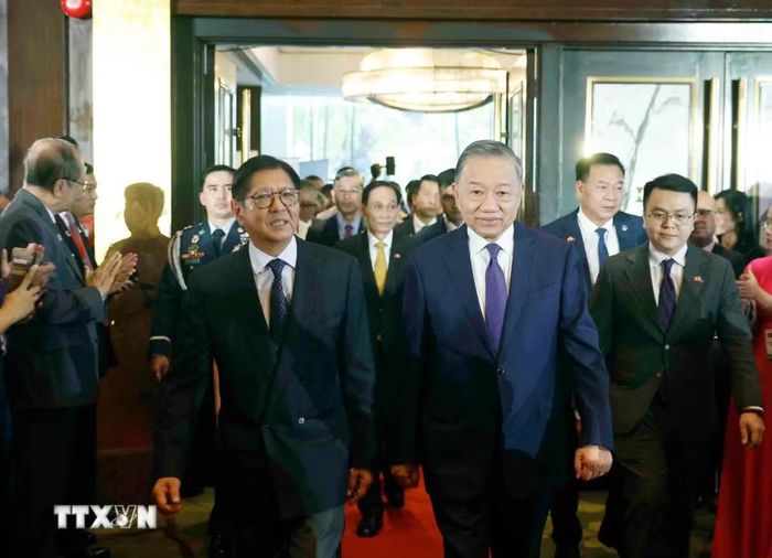 Tổng Bí thư, Chủ tịch nước Tô Lâm và Tổng thống Philippines Ferdinand Romualdez Marcos Jr. đến dự Diễn đàn Doanh nghiệp Việt Nam-Philippines. (Ảnh: Thống Nhất/TTXVN).