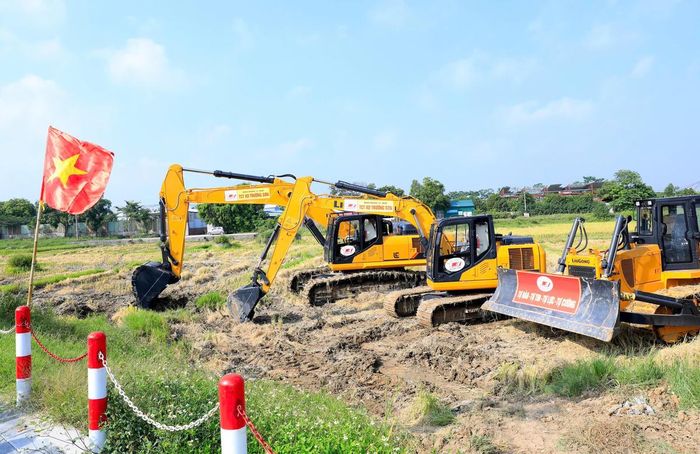 Báo cáo từ lãnh đạo địa phương cho biết, Dự án đầu tư Khu đô thị đa mục tiêu tại xã Thư Lâm, Đông Anh đã hoàn thành công tác GPMB đối với 792 hộ dân.