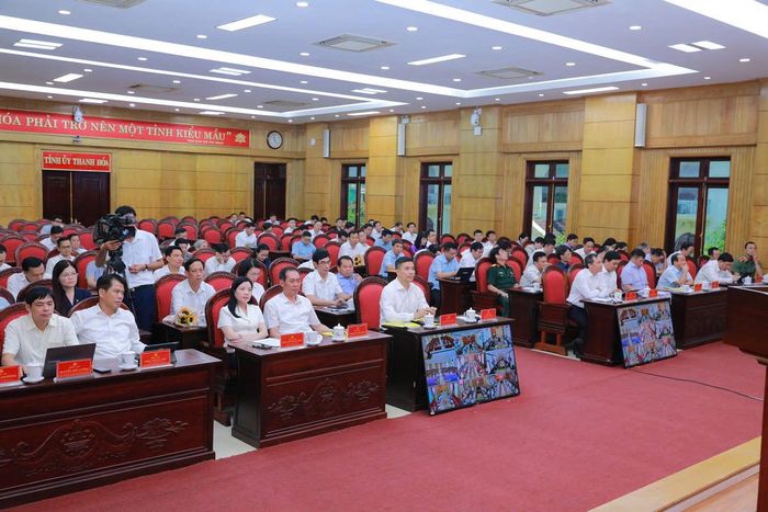  Các đại biểu tham dự hội nghị. 