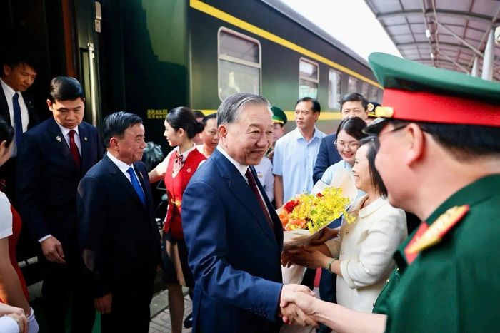  Tổng Bí thư Tô Lâm đi tàu từ Trung Quốc về Việt Nam. Ảnh: CTV 