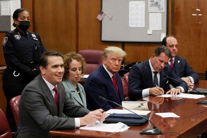  Ông Trump tại tòa án New York năm 2023. Ảnh: Reuters. 