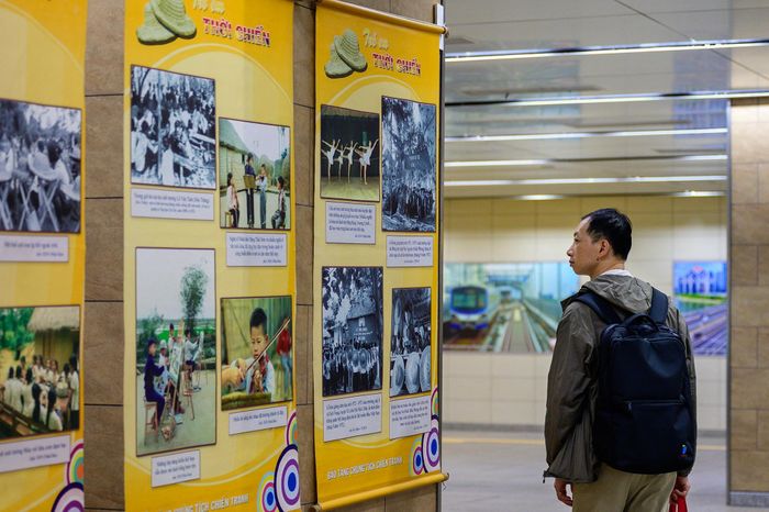  Triển lãm "Trẻ em thời chiến" được tổ chức tại ga metro từ ngày 30/5 đến 5/6, nhân dịp Quốc tế Thiếu nhi 1/6. Đây là lần đầu tiên một triển lãm lịch sử được tổ chức trong không gian metro tại TP.HCM. 