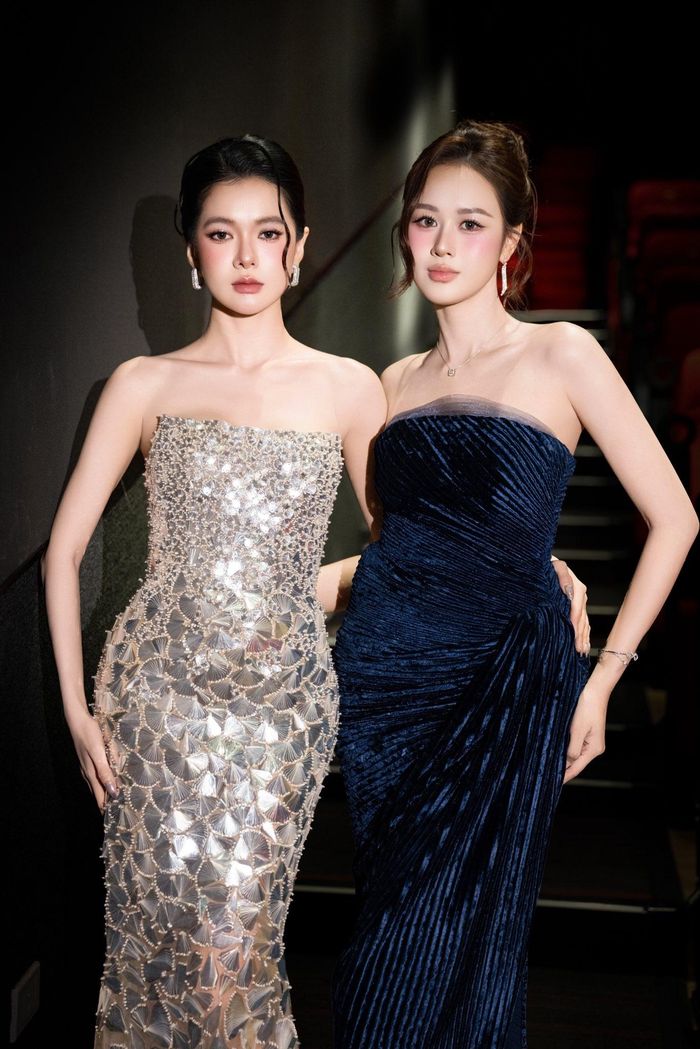 Anh Phạm (váy xanh) và Yên Đan. Ảnh: FBNV.