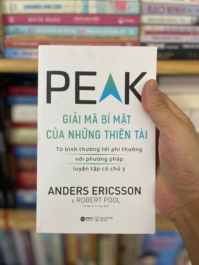 Sách Peak - Giải mã bí mật của những thiên tài. Ảnh: MC.