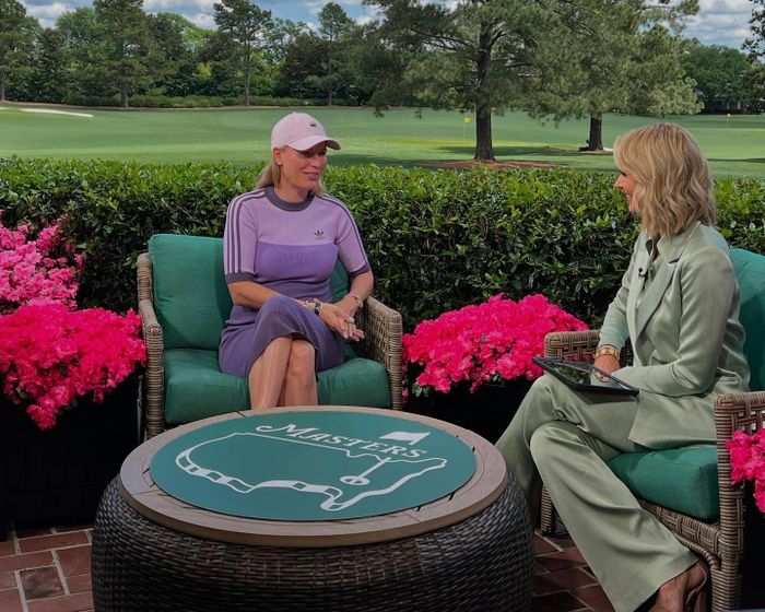 Không chỉ xuất hiện trên cổ tay các sao nam, Daytona “Barbie” cũng từng được bắt gặp cùng Caroline Wozniacki. Cựu tay vợt tennis Đan Mạch đeo mẫu đồng hồ này khi tham dự Masters 2025, cho thấy sức hấp dẫn của thiết kế vượt khỏi một nhóm khách hàng hay phong cách cụ thể. Ảnh: @carowozniacki.