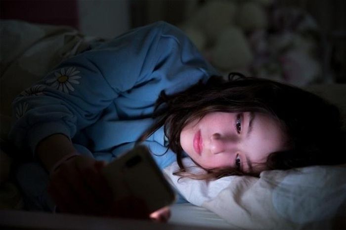  Các nhà thần kinh học cho biết, sức khỏe não bộ phụ thuộc lớn vào chất lượng giấc ngủ sâu và tính đều đặn, thay vì chỉ là thời gian ngủ nhiều hay ít. 