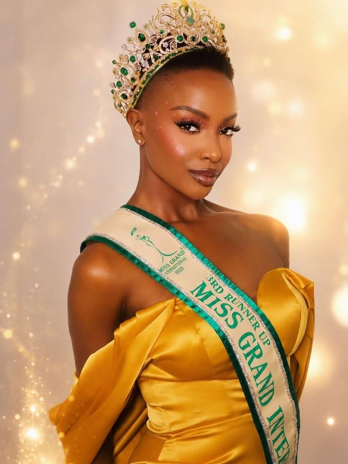  Trước khi giành danh hiệu Á hậu 1 tại Miss Grand International All Stars 2026, Faith Maria Porter đã có kinh nghiệm thi sắc đẹp dày dặn. Cô từng đăng quang Miss District of Columbia USA 2022, lọt Top 16 Miss USA 2022 và giành danh hiệu Miss Earth USA Air 2022. Năm 2025, cô trở thành Miss Grand Ghana, sau đó đại diện Ghana tại Miss Grand International 2025. 