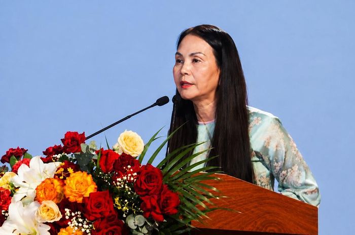 Bà nguyễn Thị Bích Ngọc, Quyền Giám đốc Sở VHTTDL tỉnh Lâm Đồng phát biểu khai mạc chương trình