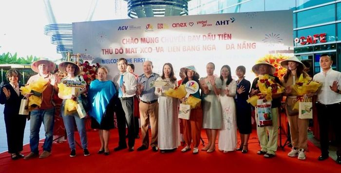 Hiện nay, vào mùa cao điểm du lịch từ tháng 10 đến tháng 4 hằng năm, mỗi tuần có khoảng 40 - 50 chuyến bay từ các địa phương của Nga đến các điểm du lịch nổi tiếng của Việt Nam