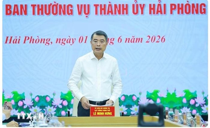 Ủy viên Bộ Chính trị, Thủ tướng Chính phủ Lê Minh Hưng phát biểu chỉ đạo tại buổi làm việc. Ảnh TTXVN