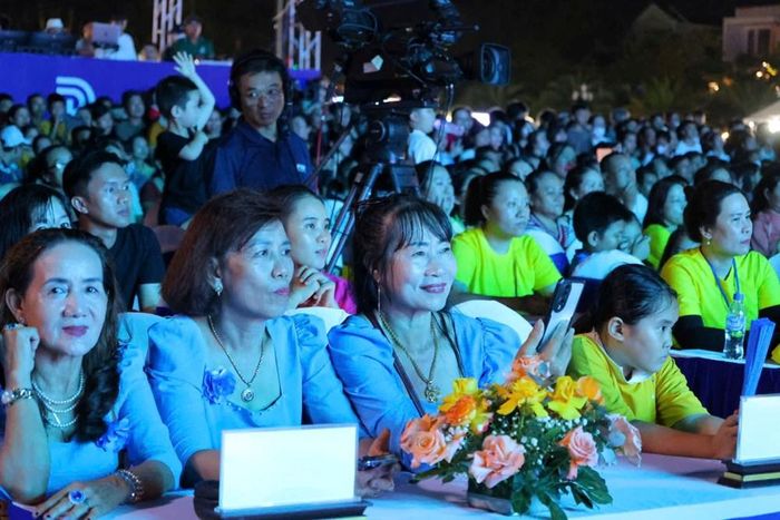 Đêm hội mang đến cho du khách những trải nghiệm văn hóa, nghệ thuật đặc sắc của vùng đất Quảng Ngãi