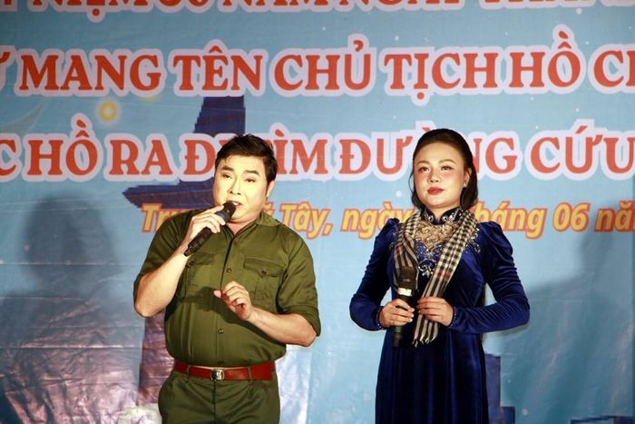 Nghệ sĩ Phùng Ngọc Bảy và Đặng Thùy Dương hát tân cổ "Cung đàn mới"