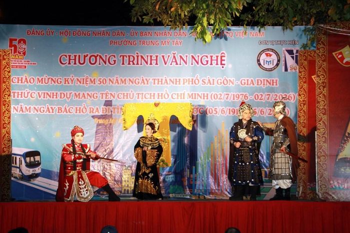 Trích đoạn "Thái hậu Dương Vân Nga" với phần biểu diễn của NSƯT Lê Trung Thảo và các nghệ sĩ Thy Phương, Hoài Nam, NS Tô Tấn Loan