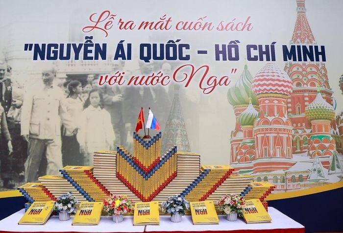 Không gian giới thiệu cuốn sách: “Nguyễn Ái Quốc – Hồ Chí Minh với nước Nga” . Ảnh: Khánh Hòa - TTXVN