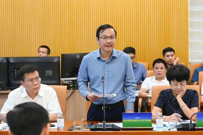 Tổng Biên tập Báo Nông nghiệp và Môi trường Nguyễn Ngọc Thạch phát biểu tại buổi họp báo.
