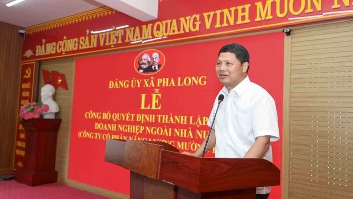 Đồng chí Hoàng Văn Quang, Bí thư Đảng ủy, Chủ tịch Hội đồng nhân dân xã Pha Long đề nghị Chi bộ Công ty cổ phần năng lượng Mường Khương xây dựng tổ chức đảng thực sự là hạt nhân chính trị trong doanh nghiệp.