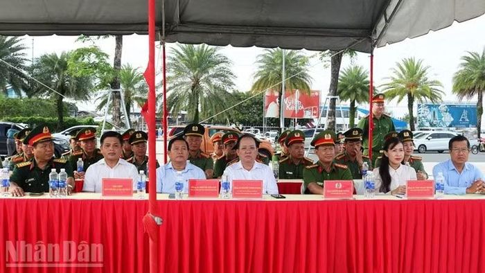 Các đại biểu tham dự.