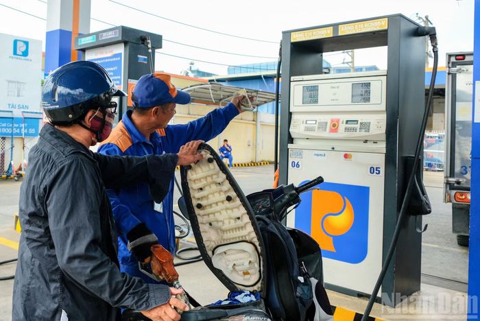 Các trụ bơm xăng E10 được thay đổi nhận diện nhằm giúp người dân dễ dàng phân biệt với xăng khoáng truyền thống.