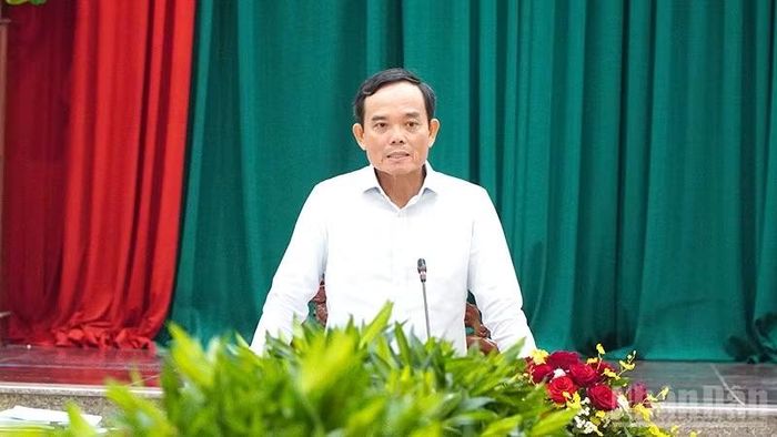 Đồng chí Trần Lưu Quang, Ủy viên Bộ Chính trị, Bí thư Thành ủy Thành phố Hồ Chí Minh chủ trì buổi làm việc.