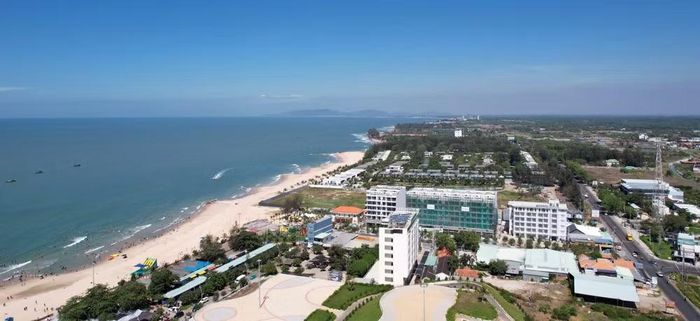 Một góc khu du lịch ở xã Hồ Tràm.