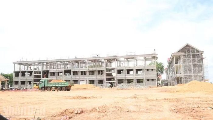 Trường nội trú liên cấp xã biên giới Ia Lốp trong quá trình hoàn thiện.