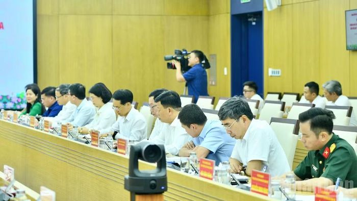  Các thành viên Đoàn Kiểm tra, giám sát số 04 của Bộ Chính trị tham dự hội nghị. (Ảnh: Thanh Giang) 