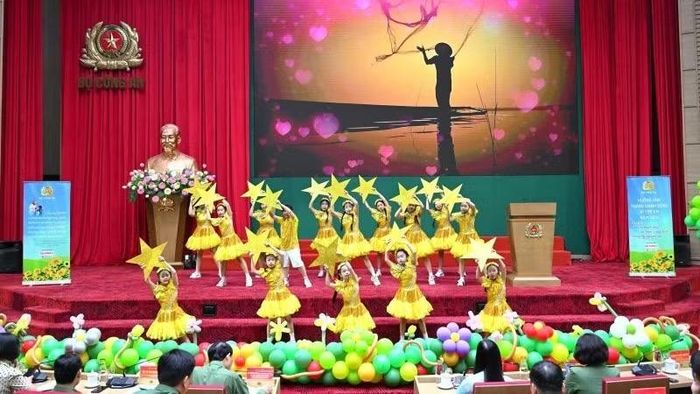 Tiết mục văn nghệ đặc sắc.