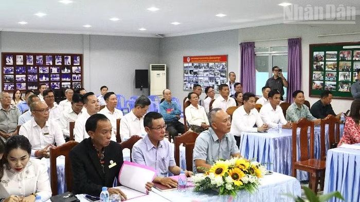 Các đại biểu tham dự buổi lễ. (Ảnh: HUY VŨ)