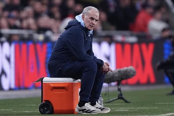 HLV Marcelo Bielsa kiên định với lập trường đổi mới đội tuyển Uruguay