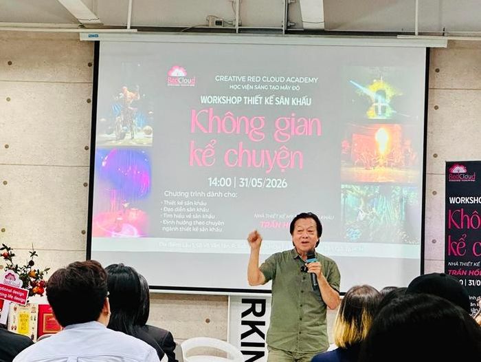 Bài nói chuyện về không gian sân khấu của NSND Trần Ngọc Giàu cuốn hút các bạn trẻ yêu sân khấu