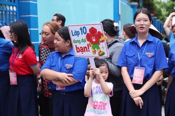 Những hình ảnh đẹp sau môn thi ngữ văn. Ảnh: Hoàng Triều