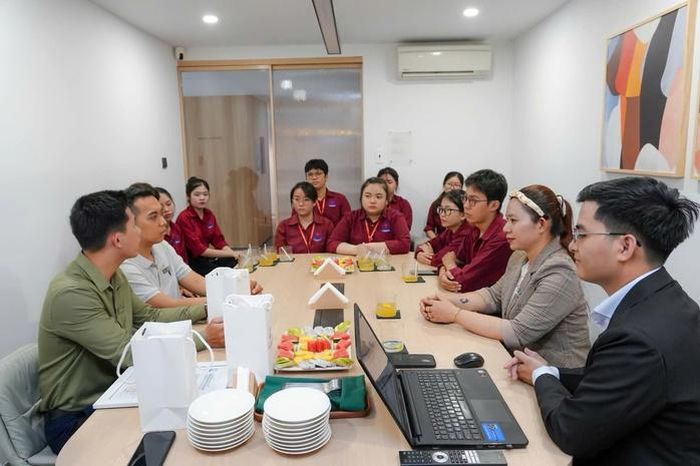 Sinh viên ngành quản trị nhà hàng tham quan và tham gia phỏng vấn thực tập tại khách sạn 4 sao Amaya Saigon Boutique.