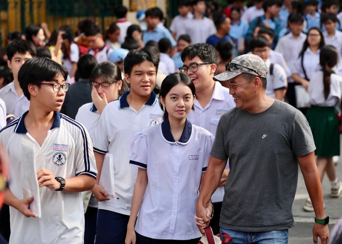 Mỗi gia đình đều có cách riêng để tiếp thêm động lực cho các sĩ tử trong kỳ thi quan trọng.