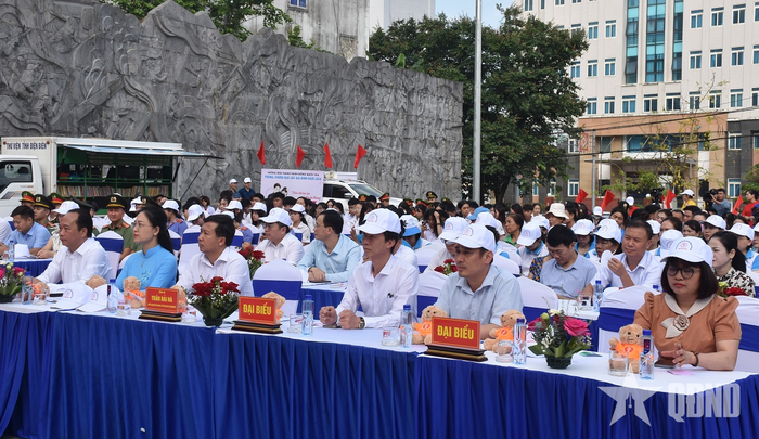  Các đại biểu tham dự Lễ phát động.