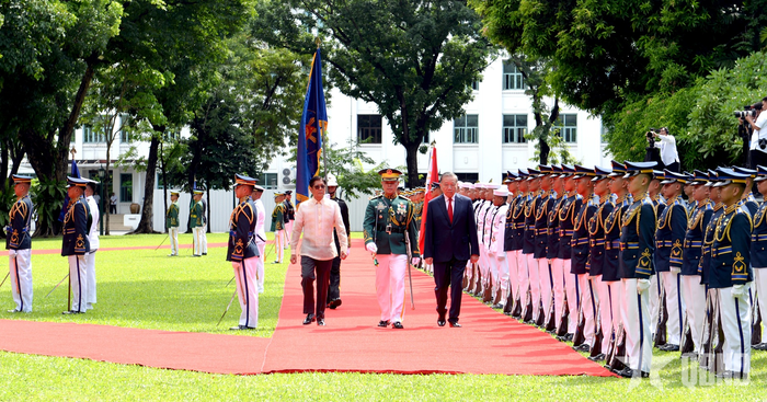 Tổng Bí thư, Chủ tịch nước Tô Lâm và Tổng thống Philippines Ferdinand Romualdez Marcos Jr. duyệt Đội danh dự. 