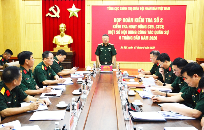 Thượng tướng Lê Quang Minh chủ trì họp Đoàn kiểm tra số 2. 