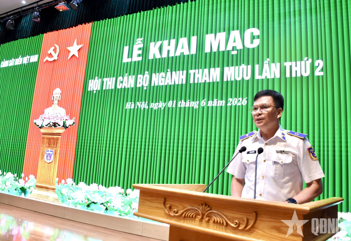  Thiếu tướng Lê Đình Cường, Tư lệnh Cảnh sát biển Việt Nam phát biểu chỉ đạo hội thi. 