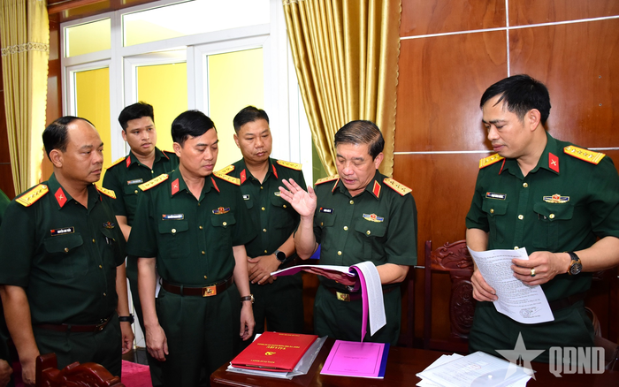 Thượng tướng Trương Thiên Tô cùng đoàn công tác kiểm tra, nắm tình hình hoạt động CTĐ, CTCT tại Sư đoàn 3.