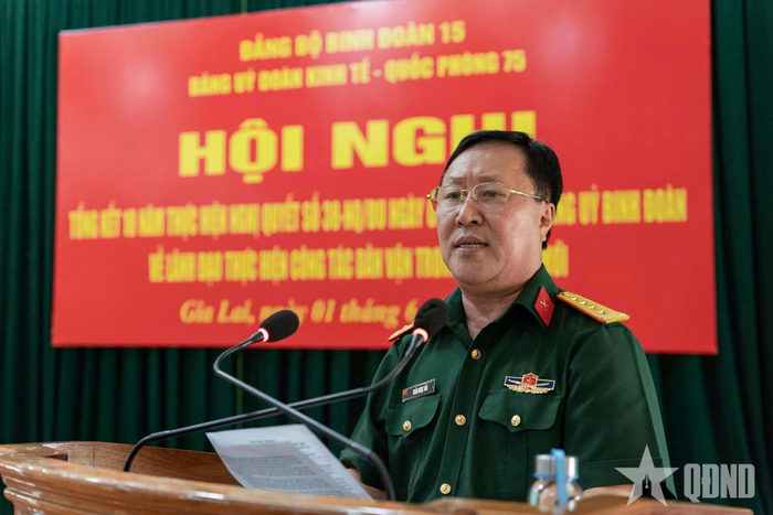 Đại tá Trần Ngọc Hải, Phó tư lệnh kiêm Tham mưu trưởng Binh đoàn phát biểu chỉ đạo hội nghị.