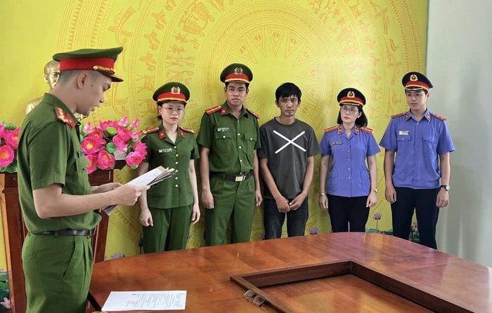 Đối tượng Linh (X) bị khởi tố, bắt tạm giam.