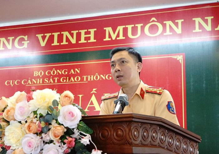 Đại tá Phạm Việt Công, Phó Cục trưởng Cục Cảnh sát giao thông phát biểu tại lớp tập huấn