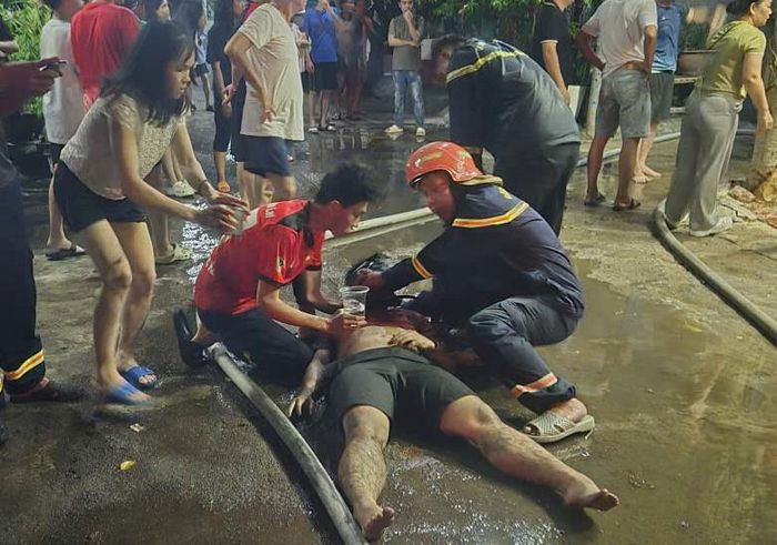 Đưa nạn nhân ra ngoài