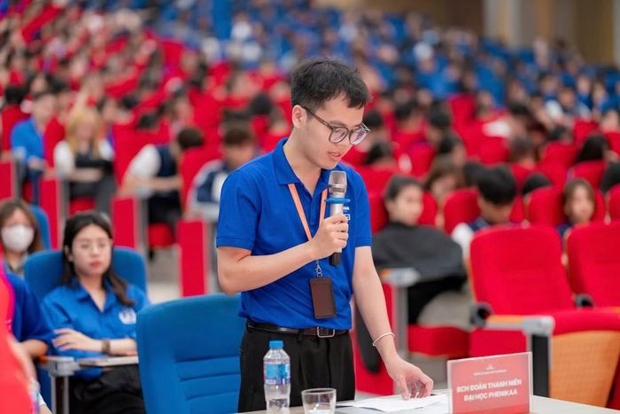 Minh Tiến tham gia tích cực các hoạt động Đoàn Thanh niên, góp phần tổ chức và triển khai nhiều chương trình ý nghĩa dành cho sinh viên.